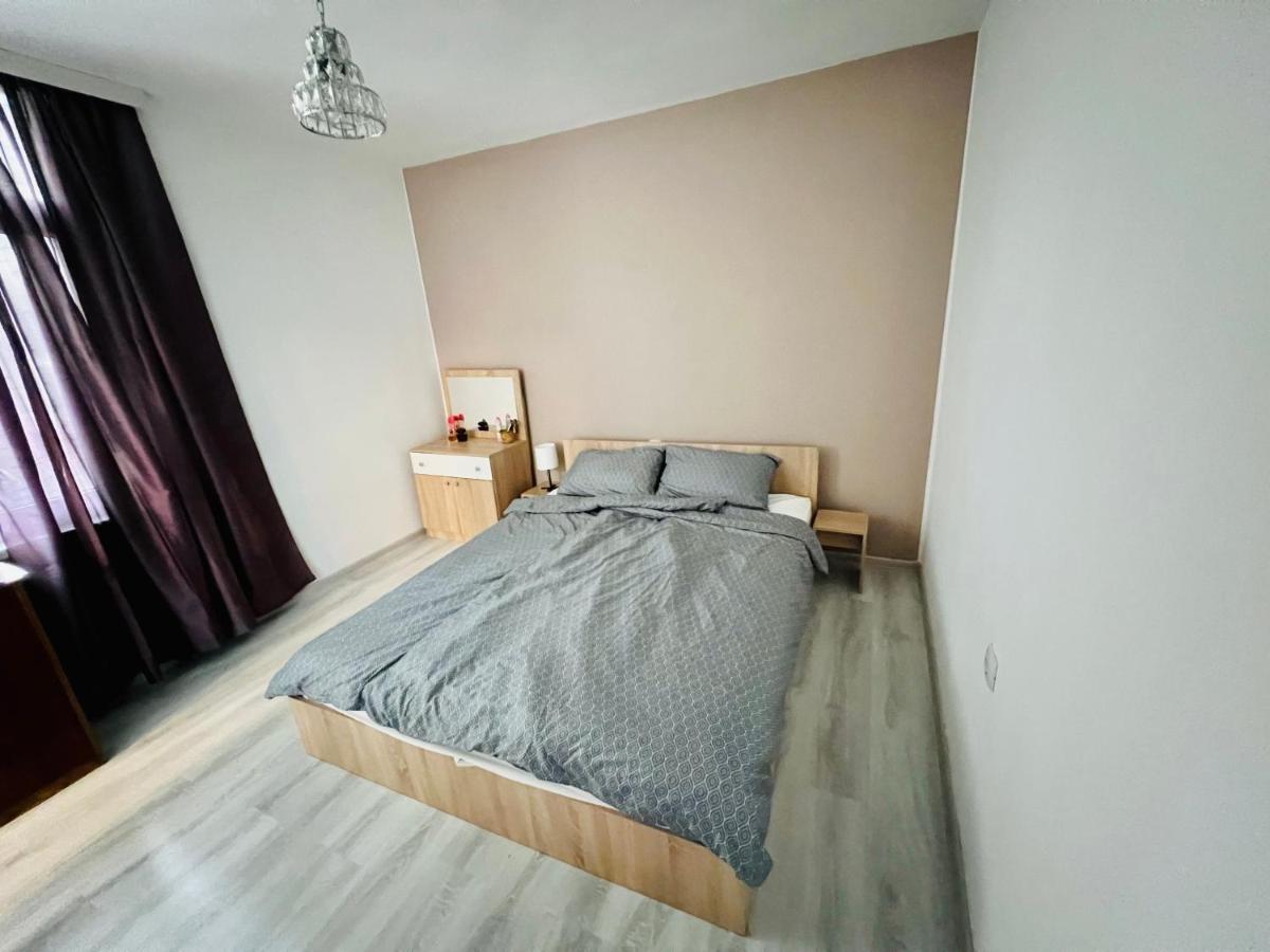 Midtown Apartment Kurdzhali Bagian luar foto