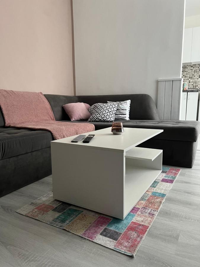 Midtown Apartment Kurdzhali Bagian luar foto