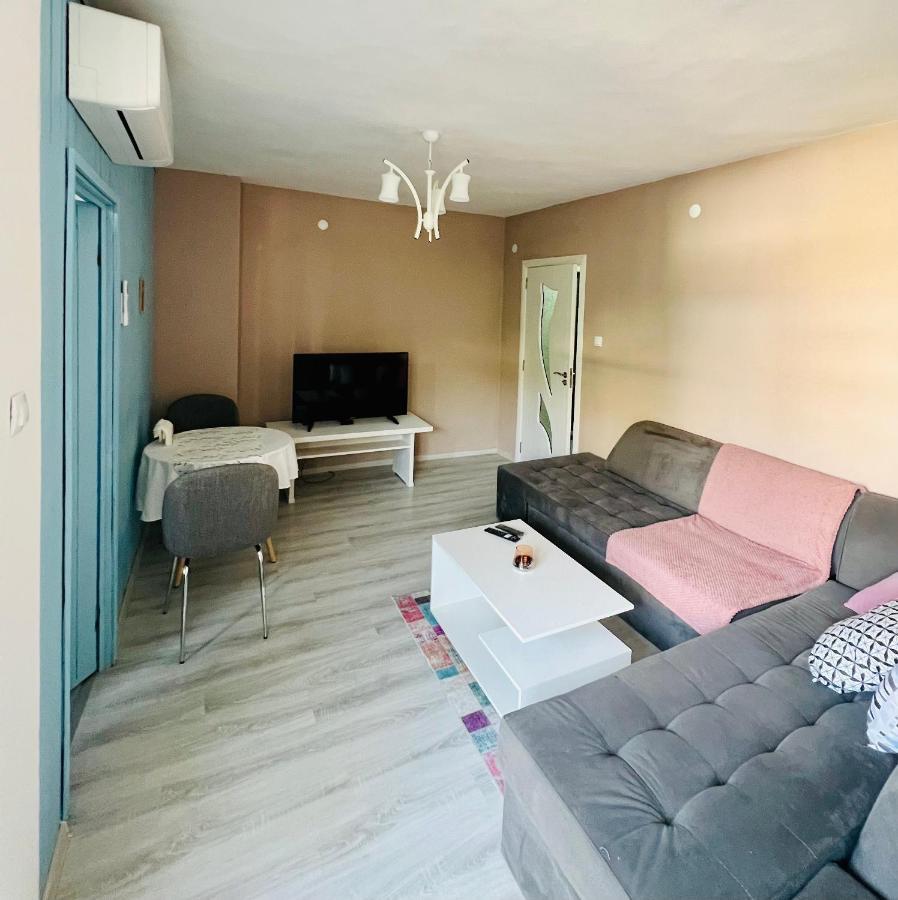 Midtown Apartment Kurdzhali Bagian luar foto